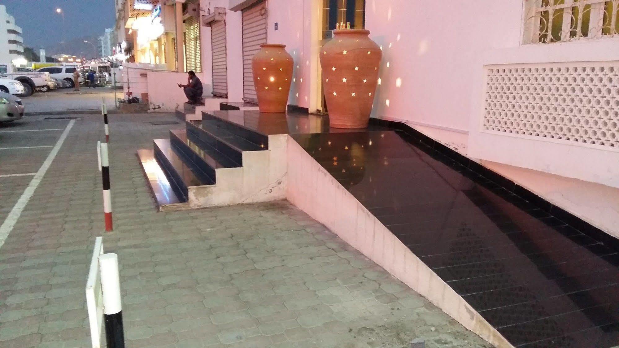 Majestic Hotel Wadi Kabir Екстер'єр фото