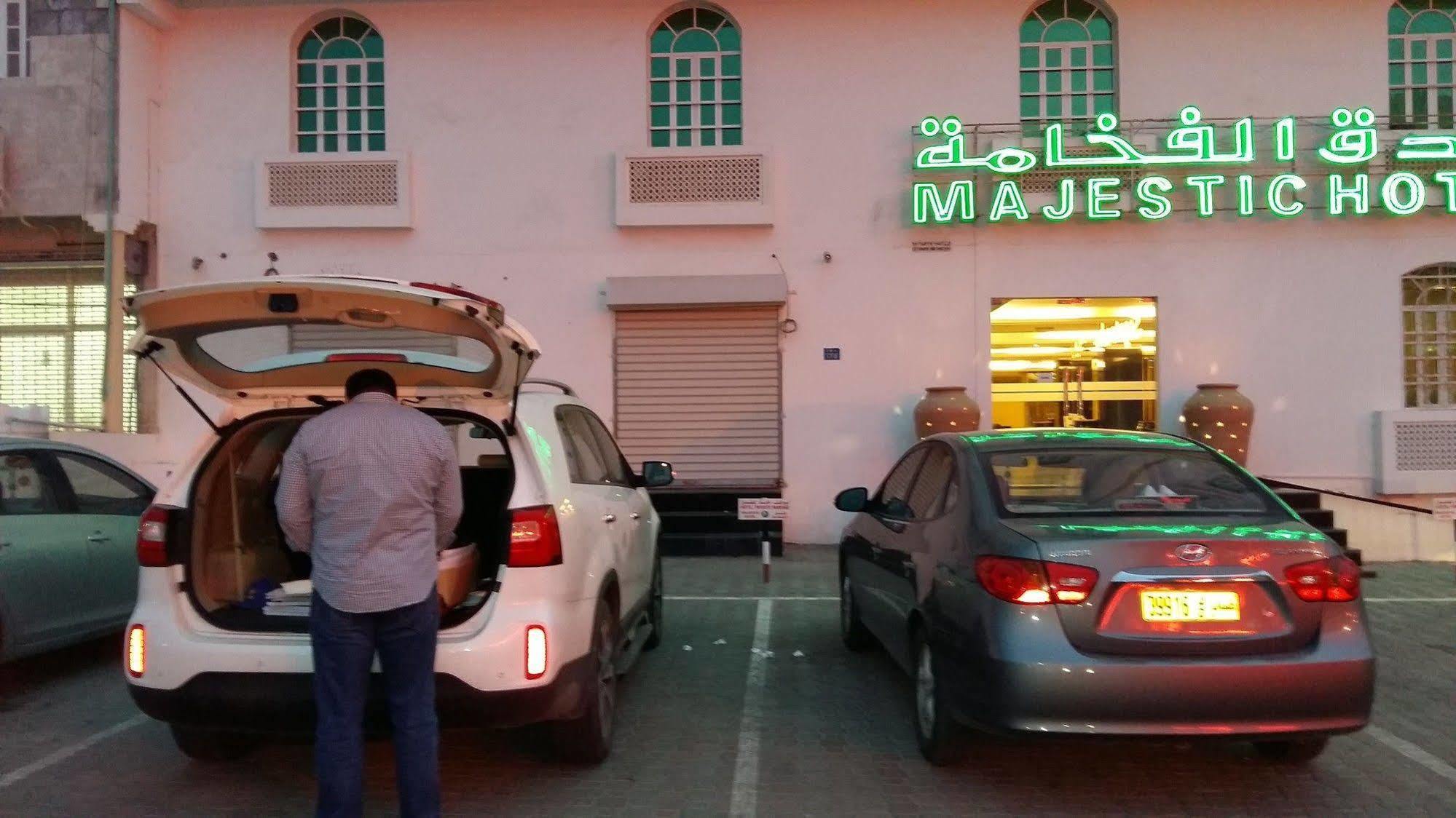 Majestic Hotel Wadi Kabir Екстер'єр фото